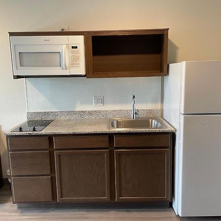 Woodspring Suites Detroit ماديسون هايتس المظهر الخارجي الصورة